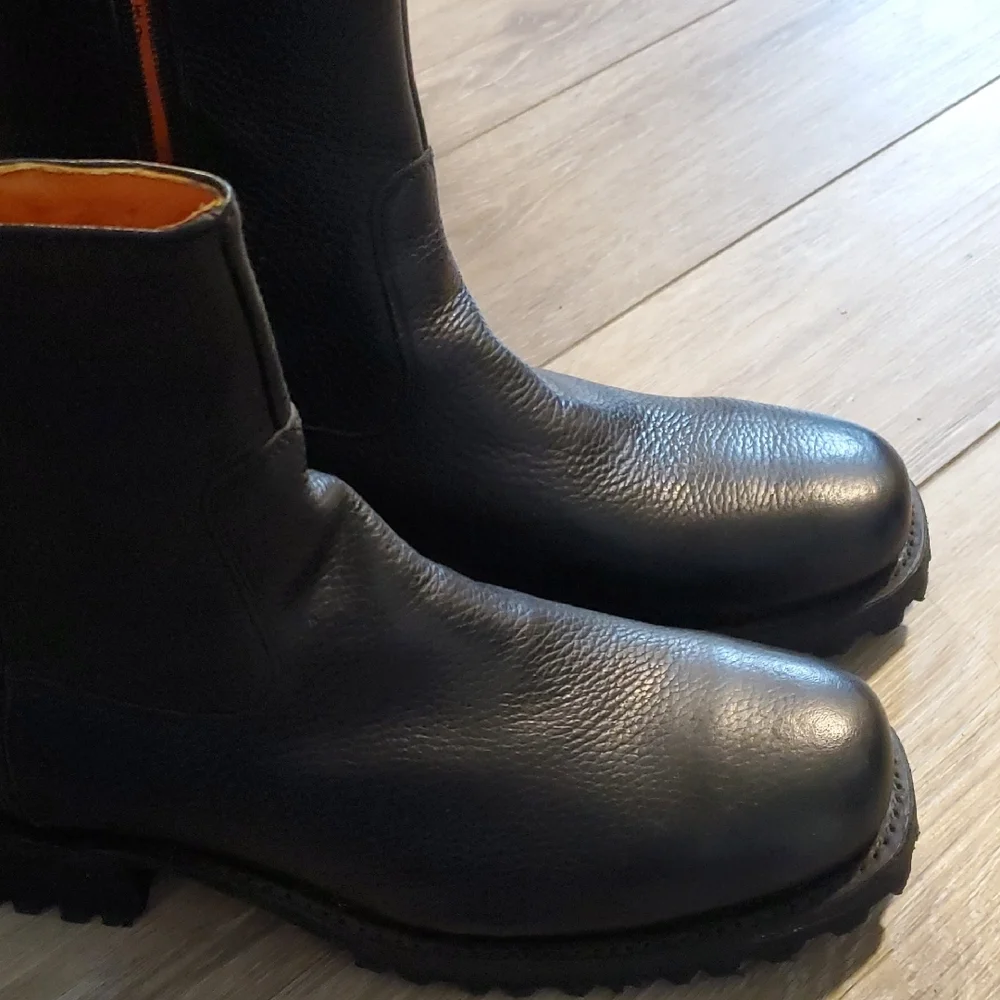 Frye Black Chelsea Boots Ankle Height Slip-On